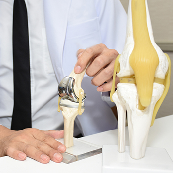 joint replacement surgeon in Vijayawada